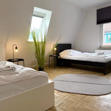 Apartment Hasselbach Duo- 2 Wohneinheiten- 10 Betten- 4 Schlafzimmer- Parkplatz- Waschmaschine- 2 Küchen- 2 Bäder *